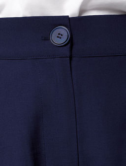 Свободные брюки с поясом на резинке из плотного лиоцелла