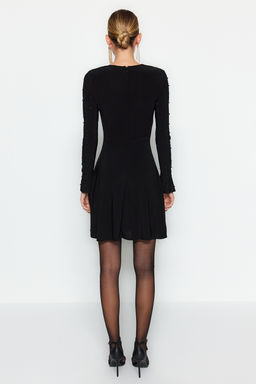 TRENDYOLMILLA Siyah Inci Aksesuarl? Orme K?sa S?k Abiye Elbise TPRAW24EL00259  фото 6