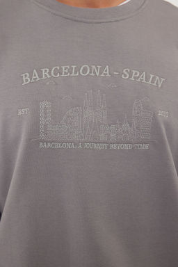 Gri Oversize/Genis Kesim City Nak?sl? Sardonsuz Sweatshirt TMNAW25SW00054 - Trendyolmilla фото 4