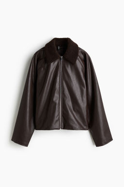 Chaqueta con cuello de borreguito