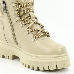 Ботинки девичьи