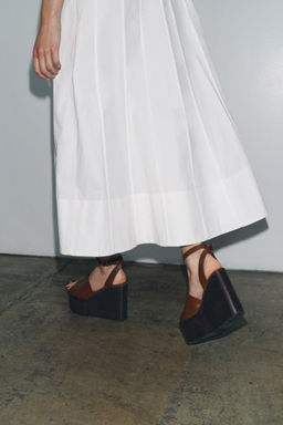 LEATHER WEDGE WITH STRAP