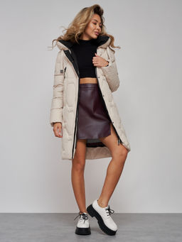 Пальто утепленное молодежное зимнее женское бежевого цвета 589899B - RoccaManer фото 20