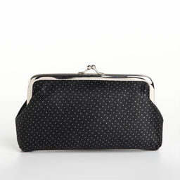 Косметичка на фермуаре, чёрная