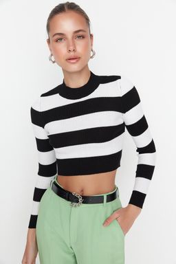 TRENDYOLMILLA Siyah Crop Pamuklu Cizgili Triko Kazak TWOAW20KZ0255