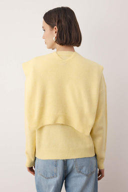 Sar? Yumusak Dokulu Genis Kal?p Sall? Triko Kazak TWOAW26KZ00166