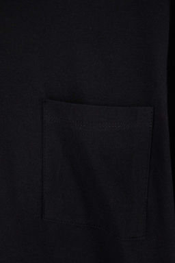 Siyah Oversize/Genis %100 Pamuk Bisiklet Yaka Cepli T-Shirt TMNSS26TS00016