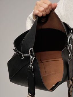 Сумка кожаная на плечо Azaro 30868 черный