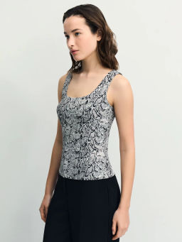 Базовый топ с широкими бретелями и принтом / Zarina