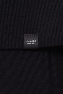 ALMANDO MELADO 6515W-20250.1H-911 Футболка женская Valeria Цвет:черный