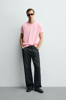 CAMISETA TEXTO BORDADO / Rosa lavado