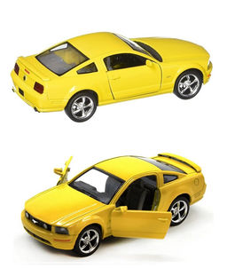 Kinsmart. Модель арт.KT5091/1 "Ford Mustang GT 2006" 1:36 (желтая) инерц.