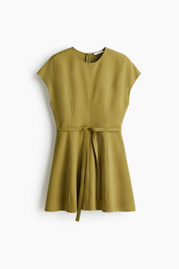 Vestido con cintur?n de anudar
