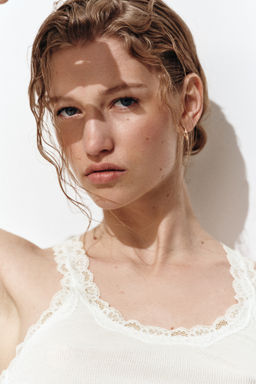 Top en mezcla de viscosa con detalle de encaje - H&m фото 6