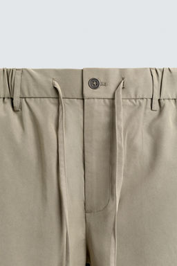 BERMUDA RELAXED FIT EFECTO LAVADO / Beige