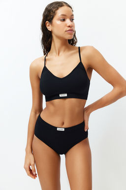 Trendyolmilla Siyah Seamless/Dikissiz Etiketli Ip Ask?l? Balensiz Kapl? Orme Ic Camas?r? Tak?m? THMSS24CC00024  фото 5