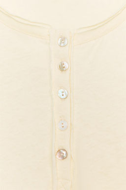 CAMISETA CUELLO PANADERO / Vainilla