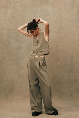 WAISTCOAT WITH CONTRAST BACK