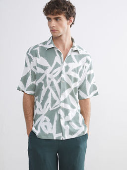 Regular Fit K?sa Kollu Desenli Erkek G?mlek