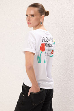 Beyaz Kal?n Pamuklu Oversize/Genis Kal?p S?rt Bask?l? Orme T-Shirt TWOSS25TS00055