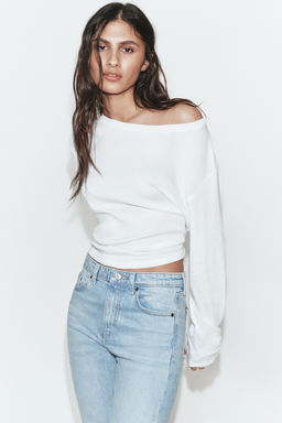 JEANS TRF CROPPED FLARE TIRO ALTO / Azul claro