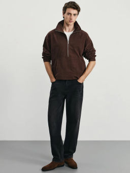 Джинсы straight с эффектом destroyed / Zarina