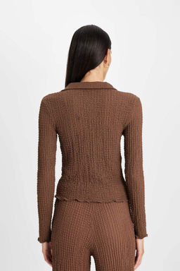 Женская приталенная футболка с длинными рукавами и узким вырезом поло - Defacto фото 7