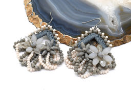 Серьги ручной работы в оплетении цв.серый