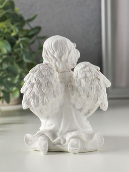 Фигурка светящаяся полистоун Белоснежный ангел с двухъярусным тортом, 7.7?8.5?11.5 см