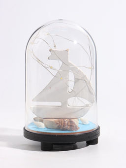 Фигурка декоративная «Парусник», в куполе, с подсветкой, 8.8×8.8×14 см