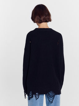 Джемпер женский черный с рваными деталями