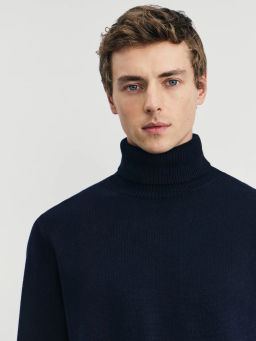 Свитер relax fit с высоким горлом / Zarina