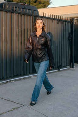 CHAQUETA EFECTO PIEL CINTURA EL?STICA / Marr?n - Zara фото 9