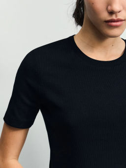 Базовая футболка в рубчик / Zarina  фото 7