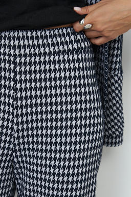 71304у Брюки и жакет