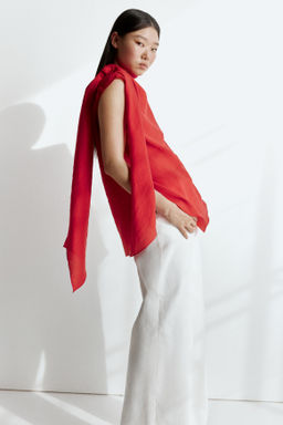 Blusa sin mangas con cuello fular - H&m фото 5