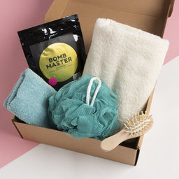 Набор подарочный Этель Friends, полотенце 50?90 см, 30?60 см, мочалка, расчёска