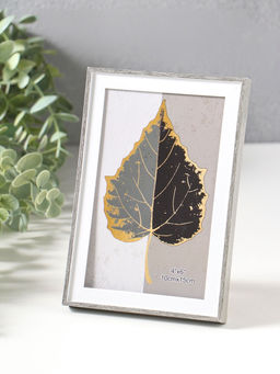 Цена за 2 шт. Фоторамка для фото 10×15 см «Современная классика», пластик, серый и белый, 16×10.8×1.5 см