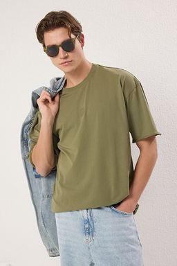 Haki Oversize/Geni_ Kesim Eskitme/Y_kama G_r_n_ml_ %100 Pamuklu T-Shirt TMNSS25TS00077 - Trendyolmilla фото 2