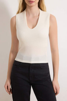 Tas Fitted/Vucuda Oturan V Yaka Kolsuz Crop Dokulu Orme Bluz TWOSS26BZ00249 - Trendyolmilla фото 3