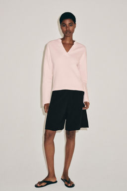 SUDADERA ESCOTE PICO ALGOD?N / Rosa pastel