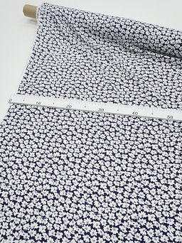 Штапель Цветочная кадриль (белые цветы на чернильном), СОРТ2, ш.1.43м, вискоза-100%, 90гр/м.кв - Купава фото 14