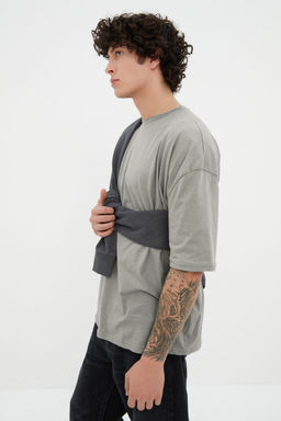 Gri Basic %100 Pamuklu Bisiklet Yaka Oversize/Genis Kesim K?sa Kollu T-Shirt TMNSS22TS0318