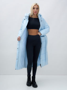 Пальто утепленное стеганное зимнее с капюшоном женское голубого цвета 9609Gl - Mtforce фото 16