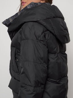 Зимняя женская куртка модная с капюшоном черного цвета 133105Ch