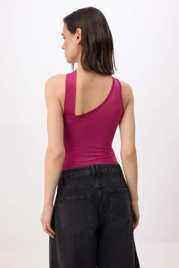 Siyah Duz Fitted Asimetrik Yaka Kolsuz C?tc?tl? Esnek Orme Body TWOSS26BD00017 - Trendyolmilla фото 8