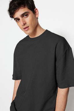 TRENDYOL MAN Limited Edition Antrasit Oversize/Genis Kesim Etiket Islemeli Dokulu Tok T-shirt TMNSS23TS00074 - Trendyolmilla фото 4