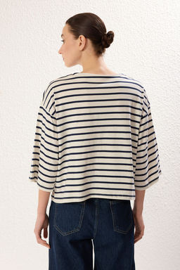 TRENDYOLMILLA Antrasit Cizgili Relaxed/Rahat Kal?p Truvakar Kol Orme T-Shirt TWOSS25TS00115  фото 12