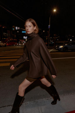 CROPPED WOOL COAT WITH SCARF - Zara фото 5