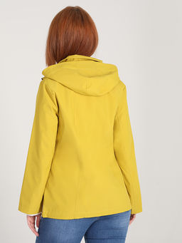 Ветровка горчичная больших размеров женская - Almond фото 4